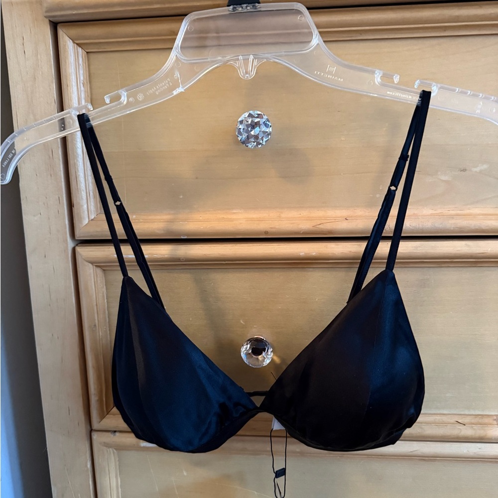 Silk Silky Sleek Black Women's Bra.  Size 36B. NWT